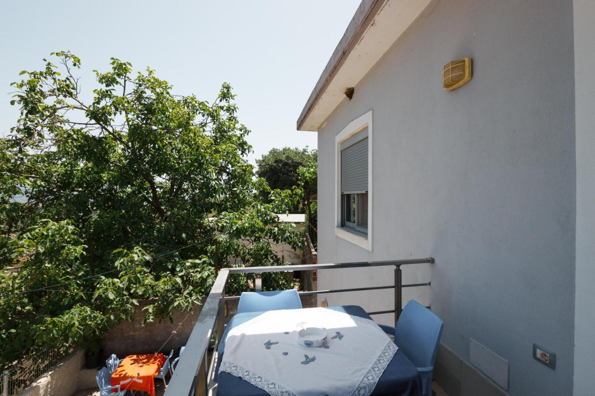 Leka Guesthouse Gjirokaster Exterior photo