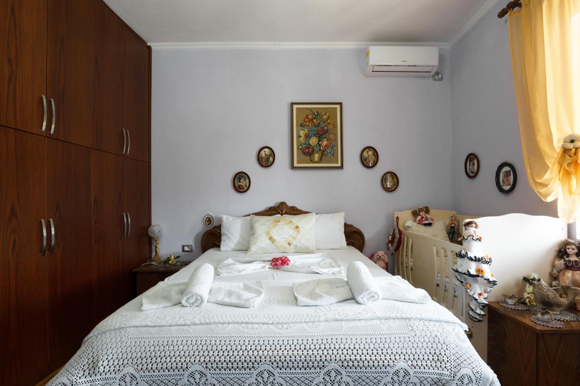 Leka Guesthouse Gjirokaster Exterior photo