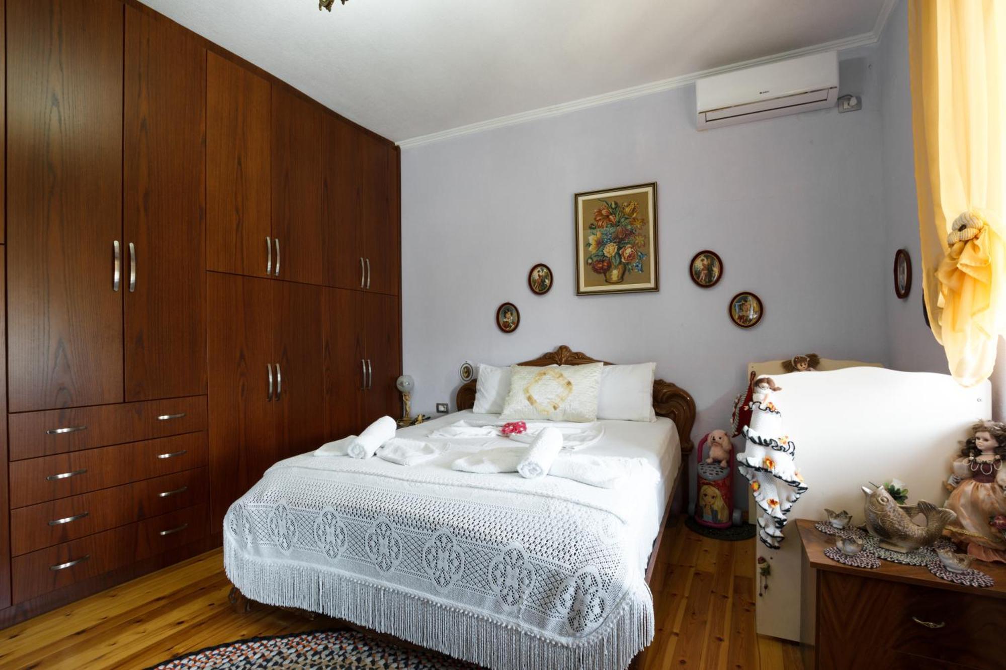 Leka Guesthouse Gjirokaster Exterior photo