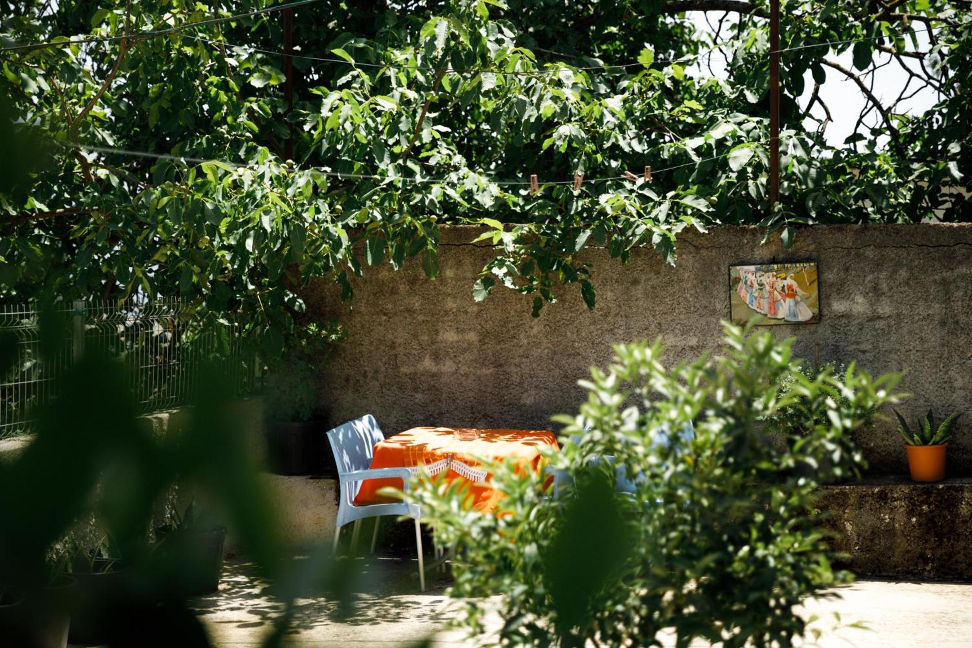Leka Guesthouse Gjirokaster Exterior photo